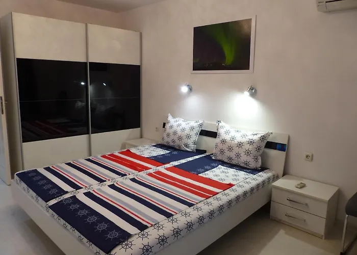 Apartament Holiday Апартамент Бургас